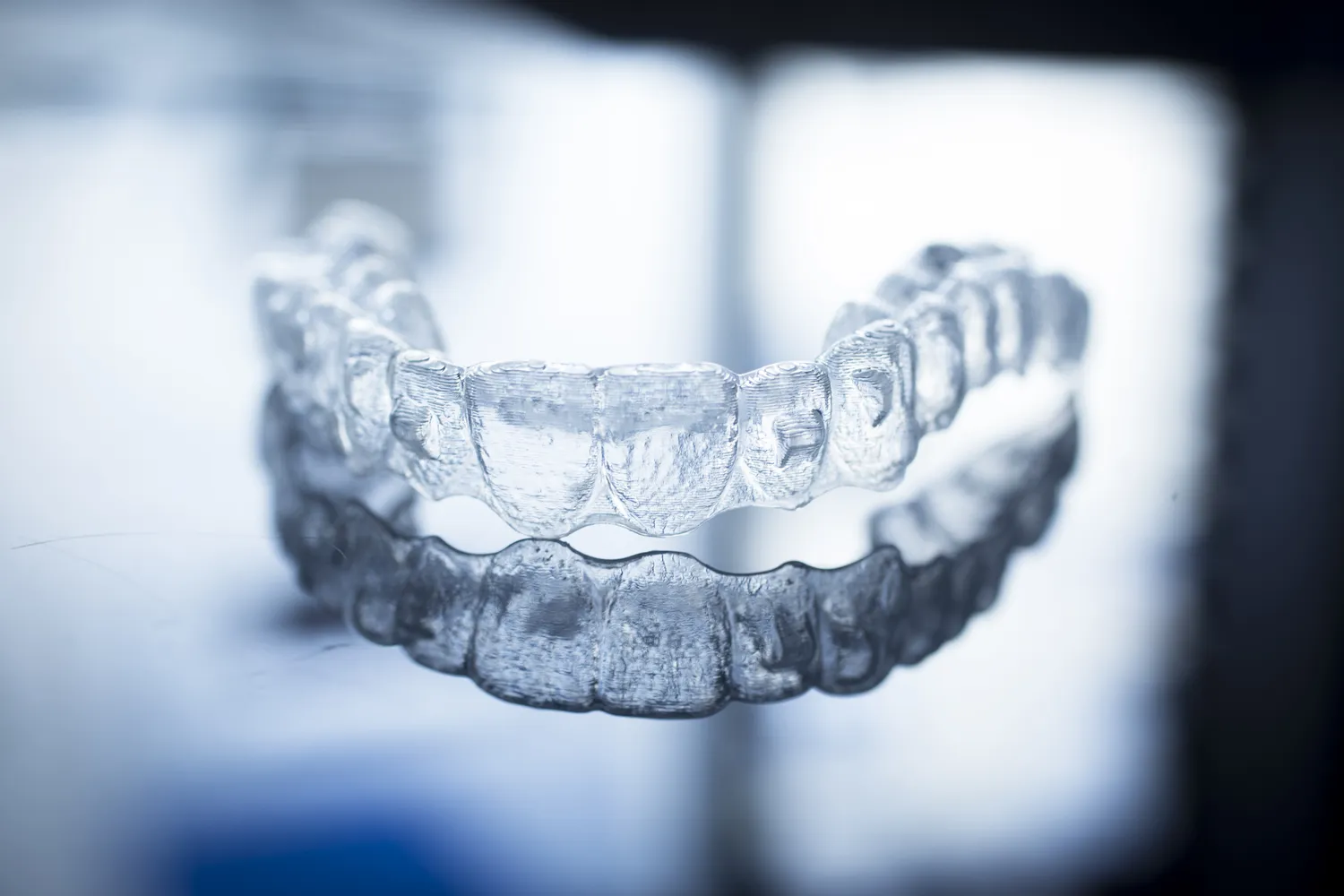 Aparat nakładkowy Invisalign Warszawa